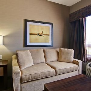 Deluxe Queen Room Two Queen Beds Sofa Bed